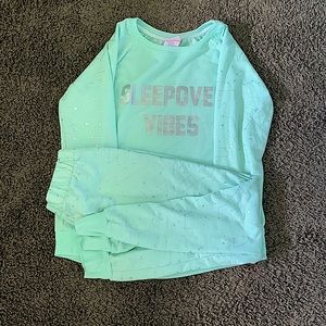 More than magic pajama set (sleepover vibes)